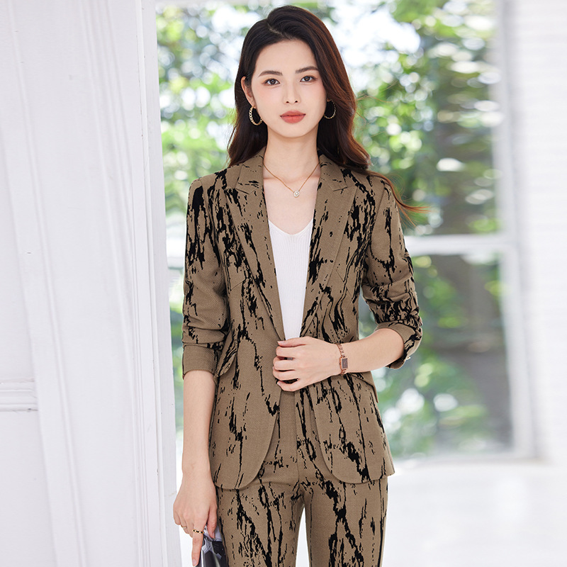 High-end Suit Jacket for Women - đánh giá và giá Women Formal Wear Look